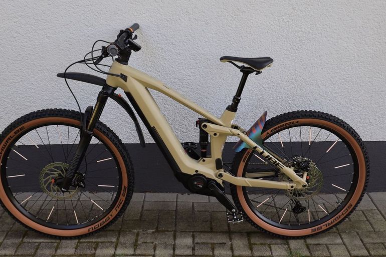 CUBE STEREO HYBRID 140 HPC RACE 625 2022