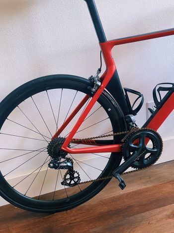 Used Canyon Aeroroad CF SLX 7 Di2 2020 Road & Gravel, Red — image 2 of 8