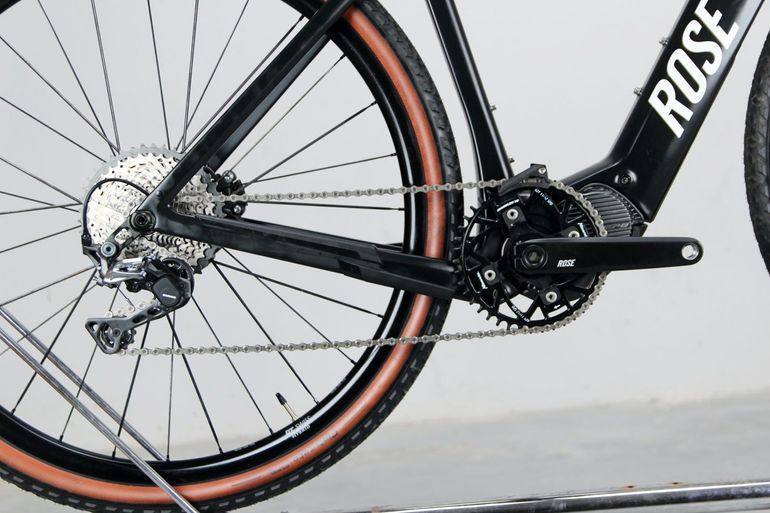 Used Rose BACKROAD CARBON PLUS GRX E-BIKE roz. M 2025 Road & Gravel — image 2 of 13