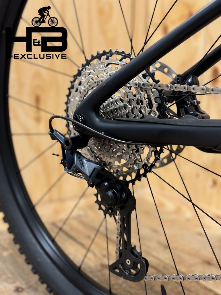 Used Specialized Stumpjumper Comp CARBON SLX 2022 Mountainbike, Black — image 3 of 9
