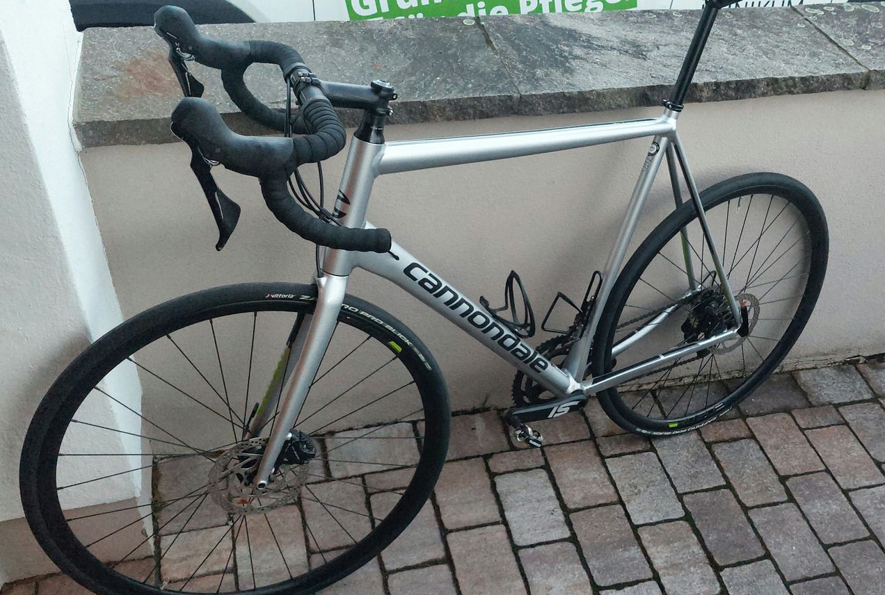 Cannondale CAAD12 Disc 105