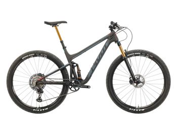 Used Pivot Mach 4 SL 2021 Mountainbike, Black — image 1 of 10