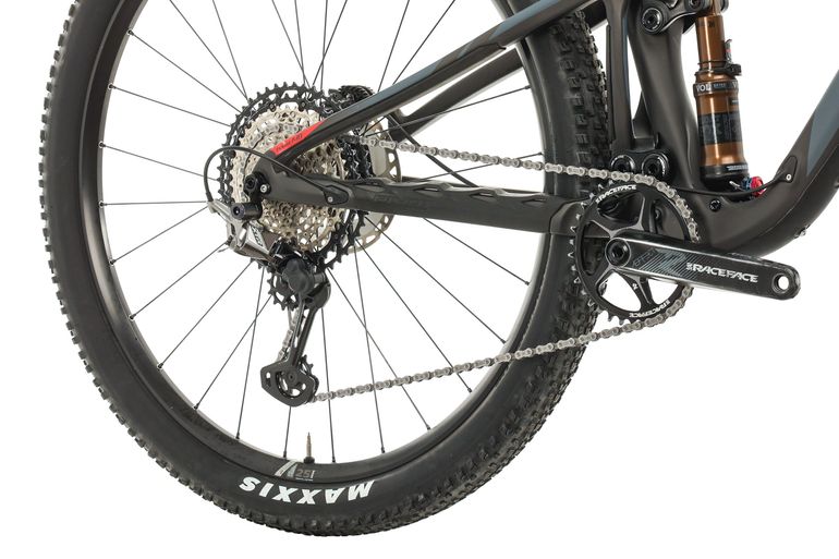 Used Pivot Mach 4 SL 2021 Mountainbike, Black — image 3 of 10