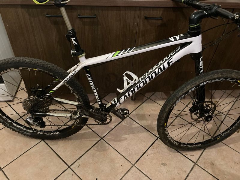 Tweedehands Cannondale F-Si Carbon 2 2017 2017 Mountainbike — afbeelding 2 van 6