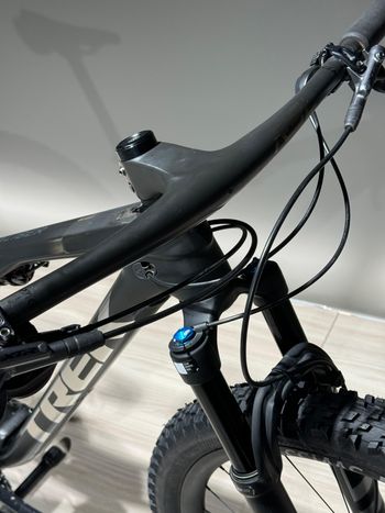 Used Trek SUPERCALIBER GEN 1 TG. M/L 2023 Mountainbike, Black — image 11 of 20