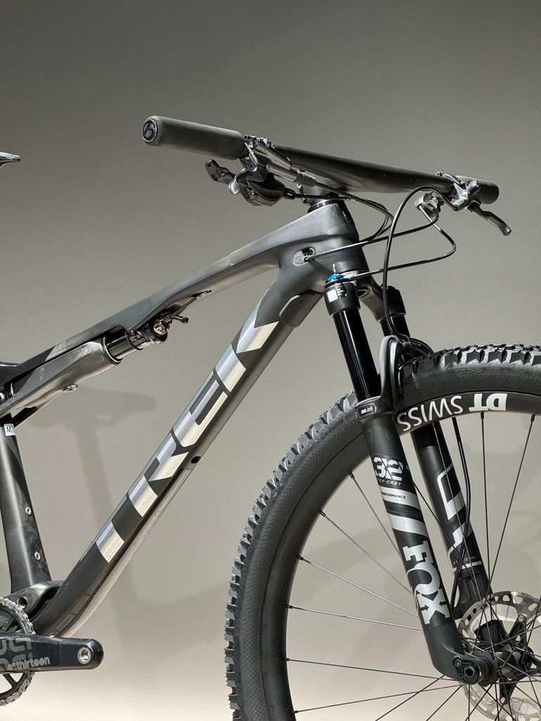 Used Trek SUPERCALIBER GEN 1 TG. M/L 2023 Mountainbike, Black — image 4 of 20