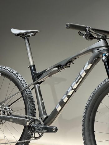 Used Trek SUPERCALIBER GEN 1 TG. M/L 2023 Mountainbike, Black — image 5 of 20