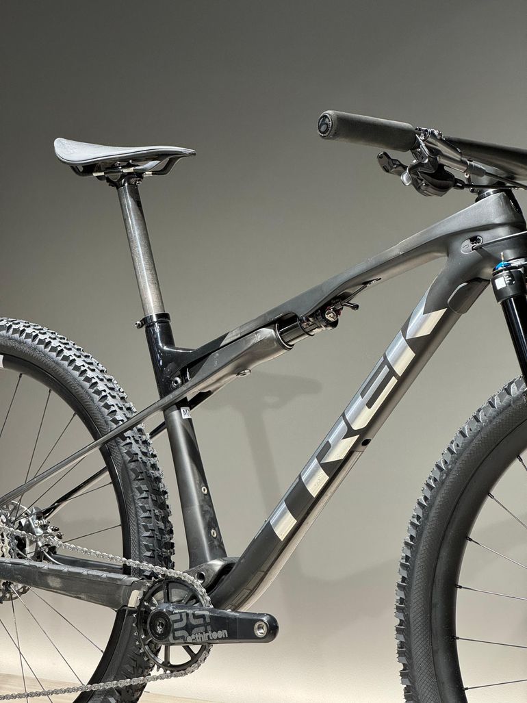 Used Trek SUPERCALIBER GEN 1 TG. M/L 2023 Mountainbike, Black — image 5 of 20