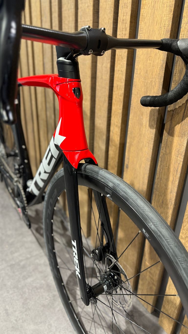 Used Trek Émonda SL 6 Disc - Rival AXS 2022 Road & Gravel — image 8 of 18