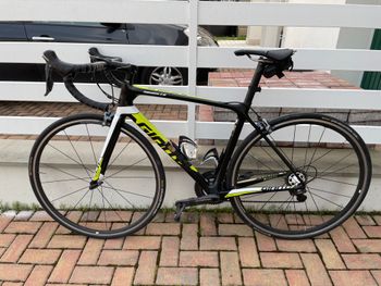 Used Giant TCR Advanced Pro 1 2017 2017 Road & Gravel — image 2 of 11