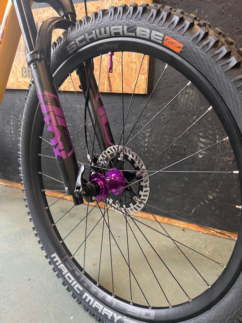 Used Santa Cruz CHAMELEON S / Aluminum 2024 2024 Mountainbike — image 5 of 9