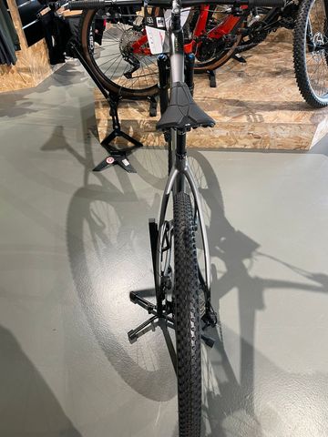 Used BH ULTIMATE RC 7.7 2023 2023 Mountainbike, Light Gray, 29 — image 3 of 3
