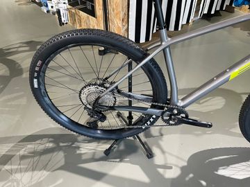 Used BH ULTIMATE RC 7.7 2023 2023 Mountainbike, Light Gray, 29 — image 2 of 3