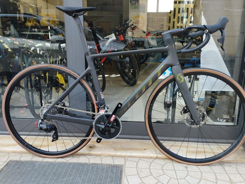 Použité Scott Addict RC 30 2024 Road & Gravel