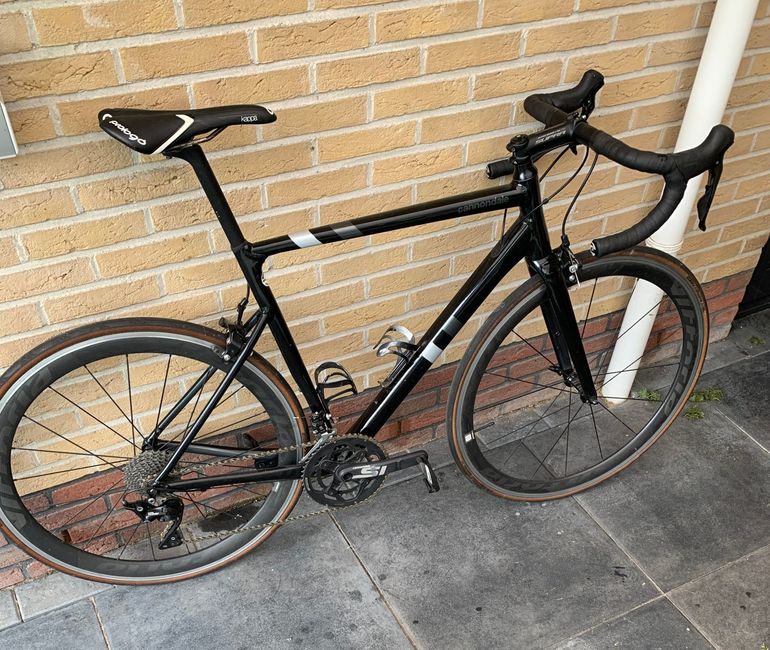 Used Cannondale CAAD13 105 2023 2023 Road & Gravel, Black — image 1 of 8