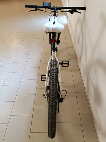 Used Trek X-Caliber 8 2023 2023 Mountainbike, White, 27.5, 29 — image 3 of 10