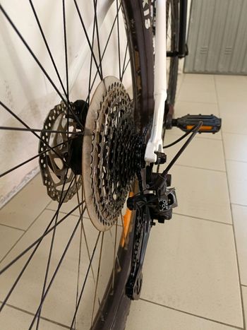 Used Trek X-Caliber 8 2023 2023 Mountainbike, White, 27.5, 29 — image 5 of 10