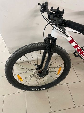 Used Trek X-Caliber 8 2023 2023 Mountainbike, White, 27.5, 29 — image 10 of 10