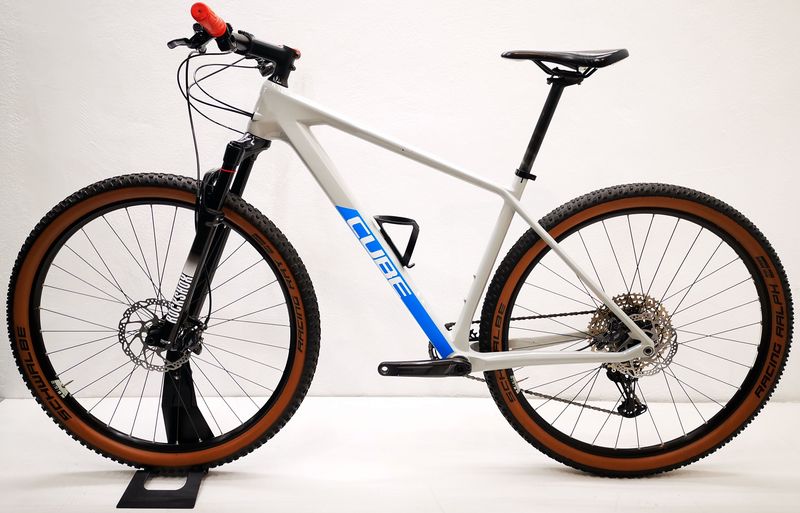 Gebrauchtes CUBE REACTION C:62 PRO 2022 2022 Mountainbike, Hellgrau — Bild 1 von 10