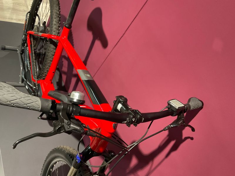 Used Trek Powerfly 5 2018 2018 Mountainbike, Red — image 5 of 5