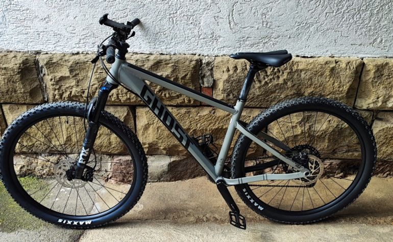 Used Ghost NIRVANA TOUR Advanced 2020 Mountainbike, Hellgrau — image 1 of 3