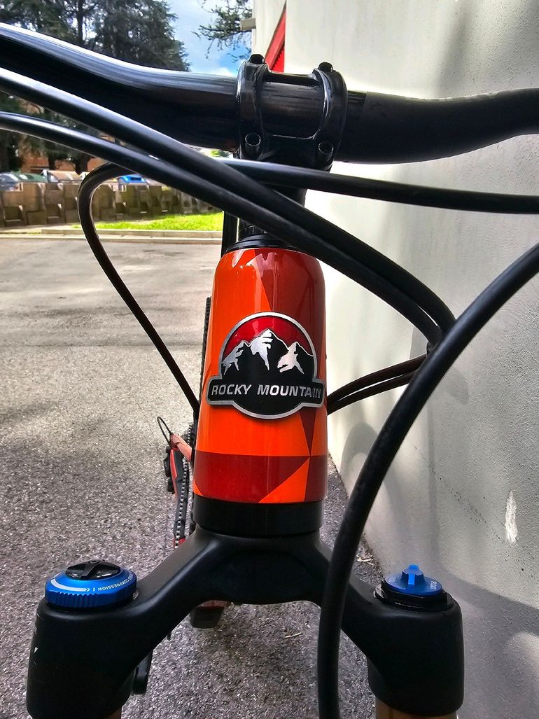 Used Rocky Mountain Element Carbon 50 2022 Mountainbike, Rosso — image 45 of 45