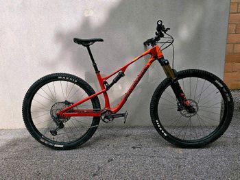 Used Rocky Mountain Element Carbon 50 2022 Mountainbike, Rosso — image 37 of 45