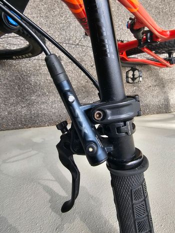 Used Rocky Mountain Element Carbon 50 2022 Mountainbike, Rosso — image 17 of 45