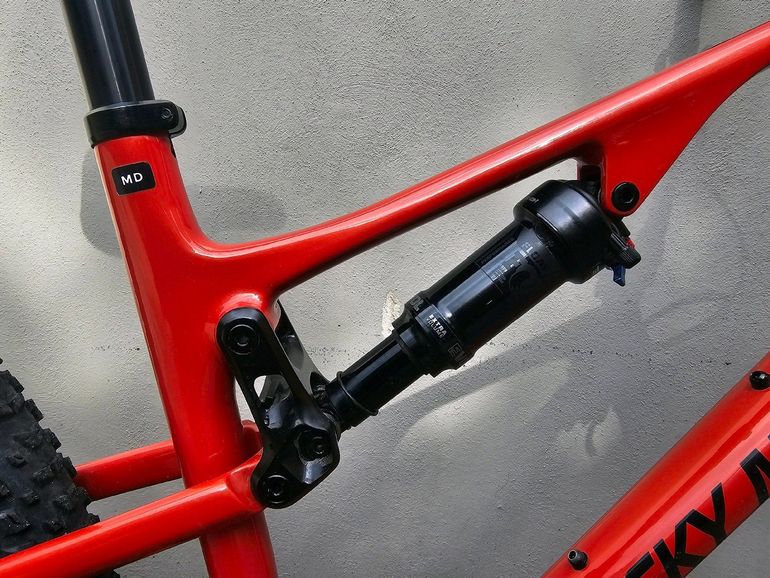 Used Rocky Mountain Element Carbon 50 2022 Mountainbike, Rosso — image 9 of 45