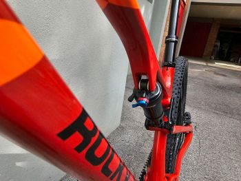 Used Rocky Mountain Element Carbon 50 2022 Mountainbike, Rosso — image 34 of 45