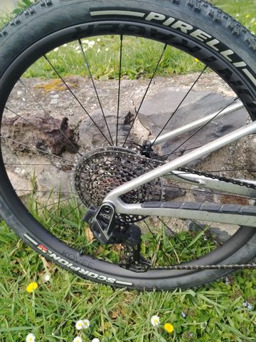 Trek Supercaliber SRAM XX SL Eagle AXS (T-Type) 2025 Mountainbike usato, Grigio chiaro — immagine 4 di 6