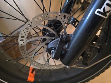 Rad Power Bikes Runner + 2023 Road & Gravel usato, Grigio chiaro — immagine 15 di 21