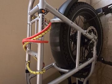 Rad Power Bikes Runner + 2023 Road & Gravel usato, Grigio chiaro — immagine 20 di 21