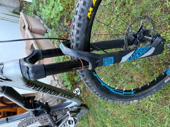 Used Rocky Mountain Thunderbolt 790 MSL BC Edition 2017 2017 Mountainbike, Light Gray, 27.5 — image 8 of 11