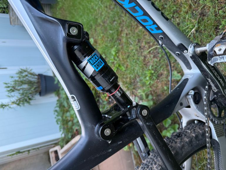 Used Rocky Mountain Thunderbolt 790 MSL BC Edition 2017 2017 Mountainbike, Light Gray, 27.5 — image 10 of 11