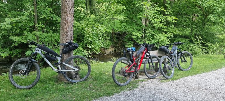 Used Cannondale Habit 4 2024 2024 Mountainbike, Red, 27.5 — image 4 of 6
