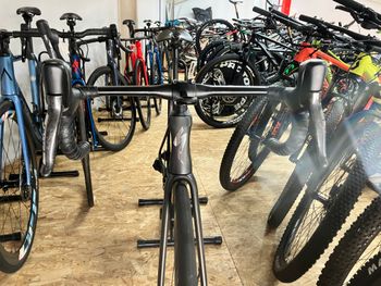 Used Specialized S-Works Tarmac SL7 - SRAM Red eTap AXS 2023 2023 Road & Gravel, Black — image 4 of 4