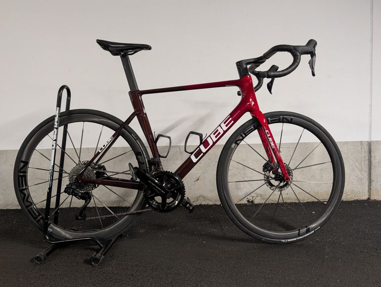 Used CUBE LITENING AIR C:68X, SLT 2025 2025 Road & Gravel, Red — image 2 of 4