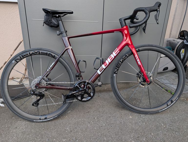 Used CUBE LITENING AIR C:68X, SLT 2025 2025 Road & Gravel, Red — image 1 of 4
