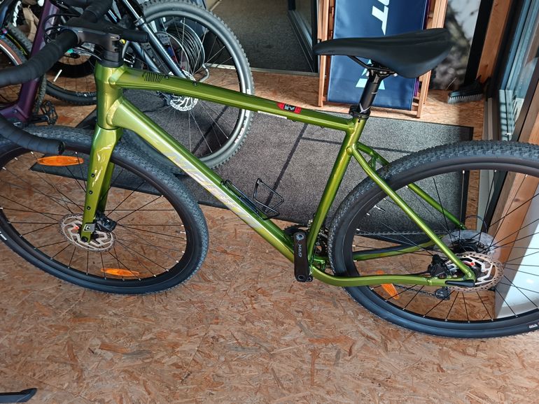 Used Merida Silex 400 II1 2025 Road & Gravel, Green — image 4 of 8