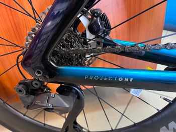 Used Trek Madone SLR 7 Gen 7 2024 2024 Road & Gravel — image 16 of 21
