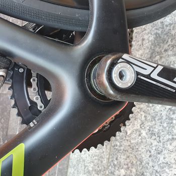 Used Specialized Tarmac Expert Disc 2016 Road & Gravel, Black — image 8 of 9