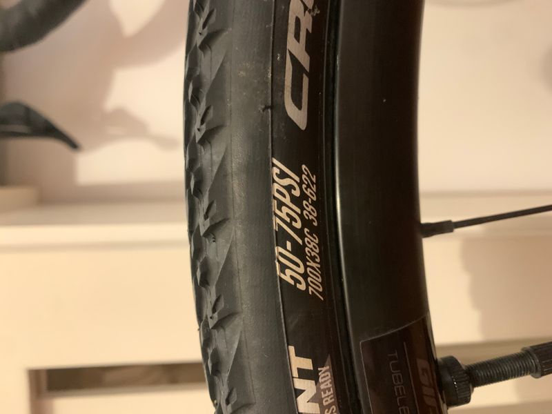 Käytetty Giant Advanced 2 2022 2022 Road & Gravel — kuva 6 / 7