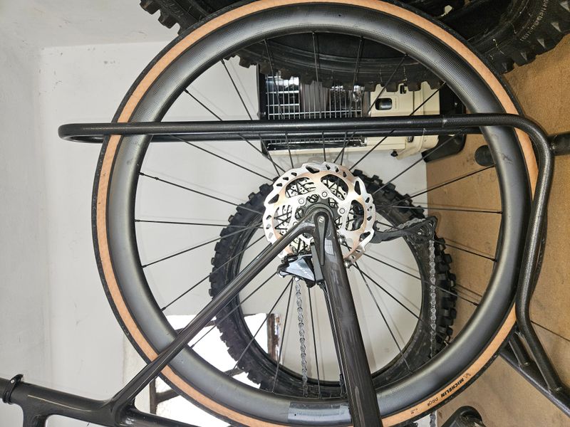 Scott Addict 30 2023 2023 Road & Gravel d'occasion — image 11 sur 16