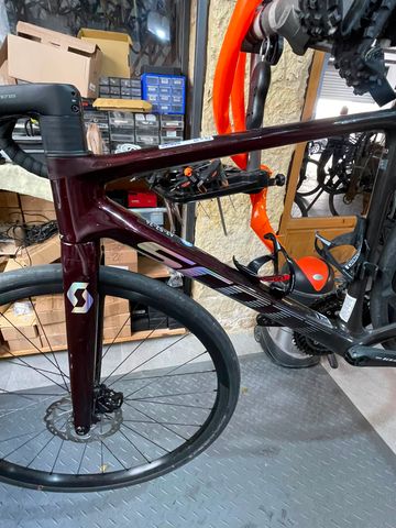 Scott Addict 30 2024 2024 Road & Gravel d'occasion — image 8 sur 21