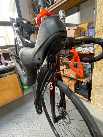 Scott Addict 30 2024 2024 Road & Gravel d'occasion — image 13 sur 21