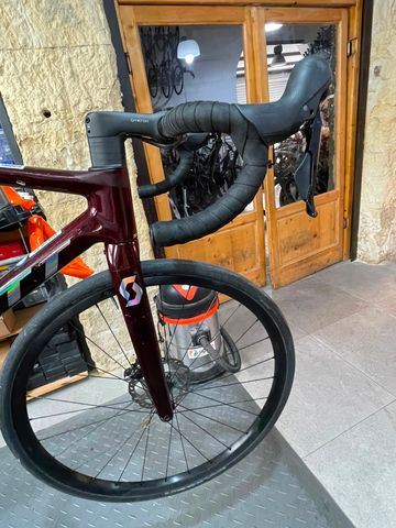 Scott Addict 30 2024 2024 Road & Gravel d'occasion — image 19 sur 21