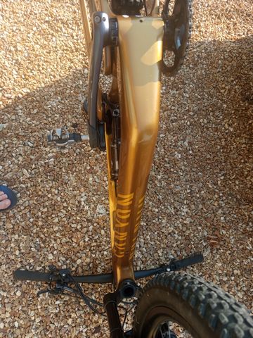 Canyon Lux Trail CF 8 2024 2024 Mountainbike usato, Arancione — immagine 9 di 13