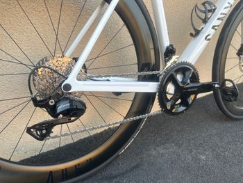 Used Canyon Ultimate CF 7 2027 2027 Road & Gravel, White — image 5 of 6