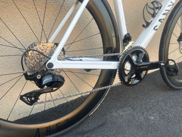 Used Canyon Ultimate CF 7 2027 2027 Road & Gravel, White — image 5 of 6